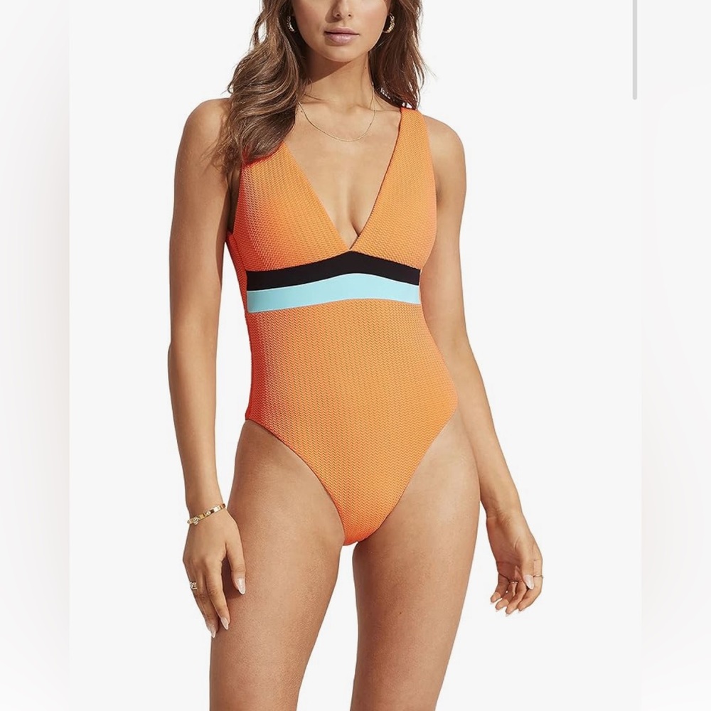 SEAFOLLY Women's Standard Deep V One Piece Swimsuit with Strappy Back. NEW